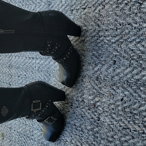 Harley Davidson boots kicking heels! - Picture 11 of 16